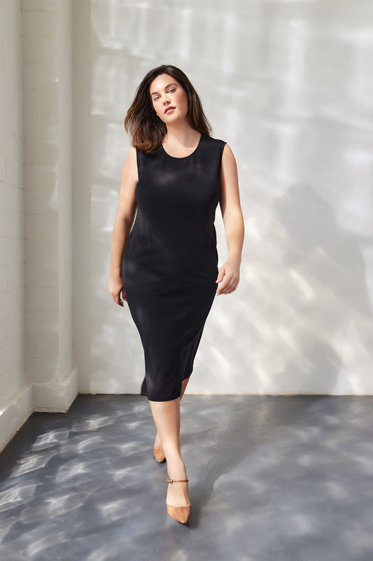 Plus Size Deco Crepe Sheath Dress | Ming Wang